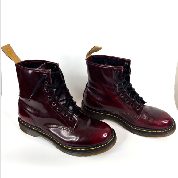 Dr. Martens Vegan Cherry 1460 Combat Boots Mens 9 L Airwalk 8 Eyelet Oxford - Picture 3 of 10